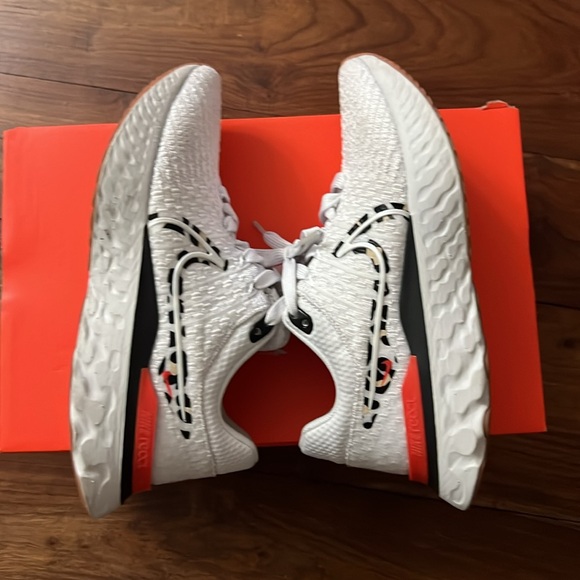 Nike Women’s React Infinity Run FK 3 - Picture 3 of 7